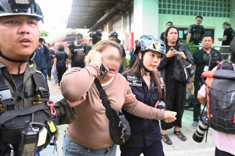 L'intervento della polizia dopo la sparatoria in una scuola in Thailandia