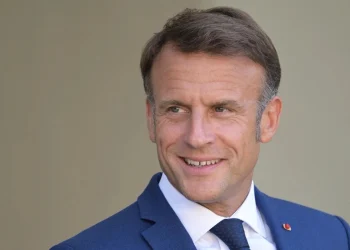 Approvata la legge sul suicidio assistito in Francia - nella foto, Macron atteso a Cotonou per incontro con Wadagni in Bénin