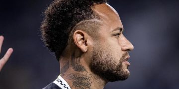 Neymar sul ritiro e la stampa: denuncia la pressione sui giocatori