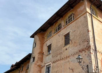 Saluzzo, detenuto della Sacra Corona Unita aggredisce la vicecomandante in carcere