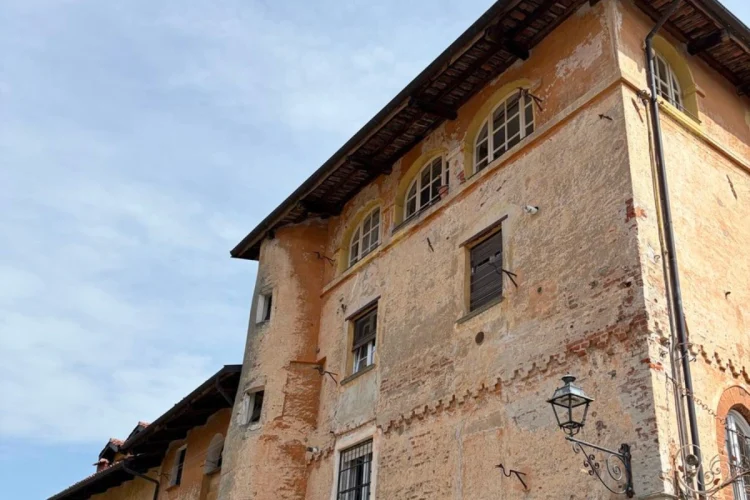 Saluzzo, detenuto della Sacra Corona Unita aggredisce la vicecomandante in carcere