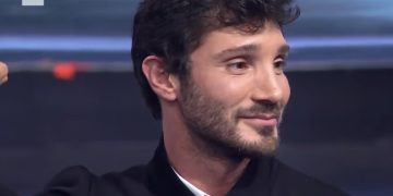 Primo piano di Stefano De Martino