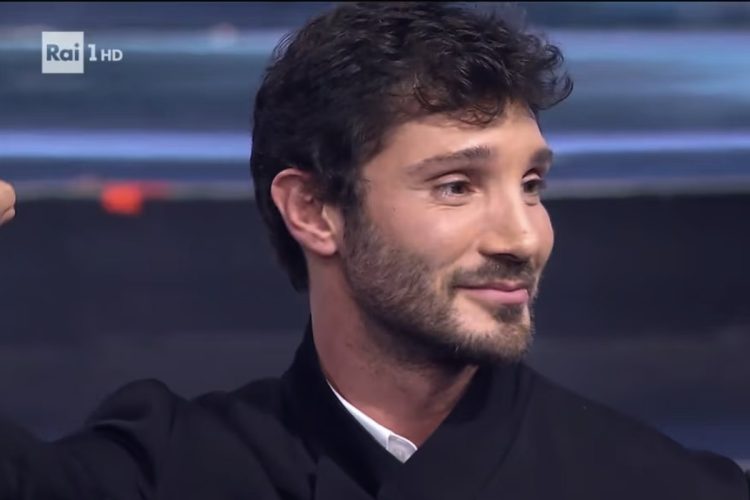 Primo piano di Stefano De Martino