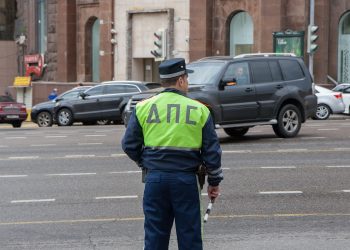 Bomba a Mosca davanti a ristorante: tre morti, nel mirino Chaiko