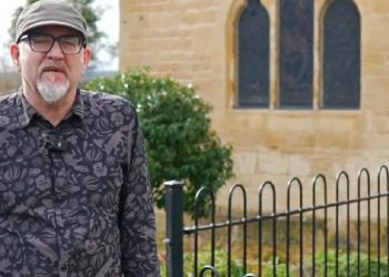 Trasformano una chiesa di 160 anni fa in un business - nella foto, Geoff Bolan