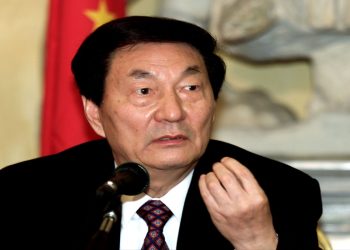 Una foto di Zhu Rongji quando era primo ministro della Cina