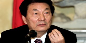 Una foto di Zhu Rongji quando era primo ministro della Cina