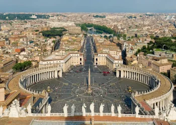 Vaticano, rimosso don Massimo Biancalani- era il “prete dei migranti”