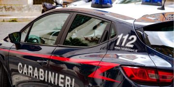 Accoltellamenti a scuola e chat Telegram: cosa stanno cercando i carabinieri