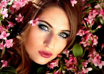 adinavoicu-woman-1361904_1280.jpg