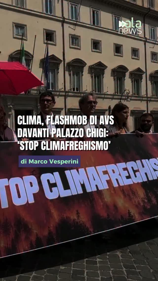 Flashmob di Alleanza Verdi e Sinistra davanti a Palazzo Chigi per chiedere misu…
