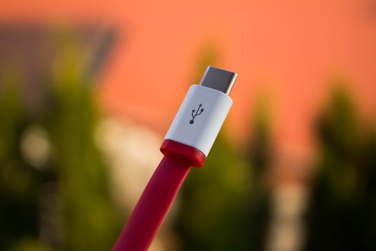 denvit-usb-1281034_1280.jpg