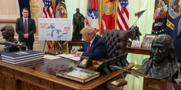 Donald Trump rinomina Lago Ontario in “Lago America”