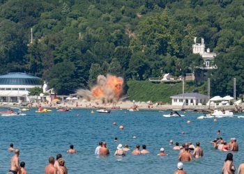 Russia, drone precipita su una spiaggia affollata sul Mar Nero: sei morti, tra cui tre minori