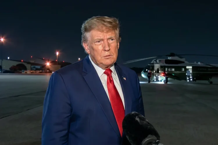 Guerra Iran, Trump: "Controllo Stretto Hormuz"