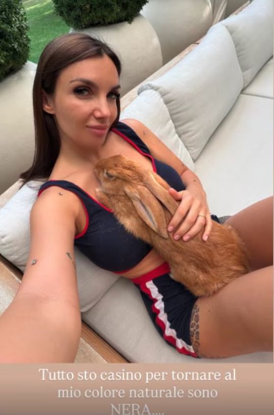 Primo piano di Elettra Lamborghini dopo il cambio look