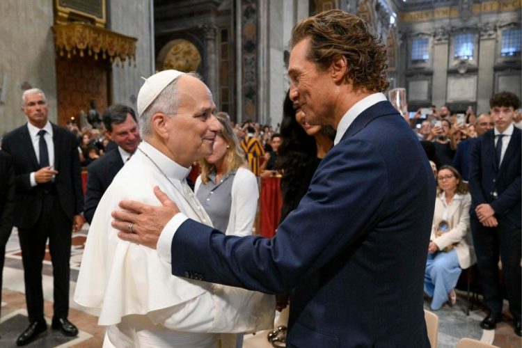 Papa Leone XIV incontra Matthew McConaughey in Vaticano