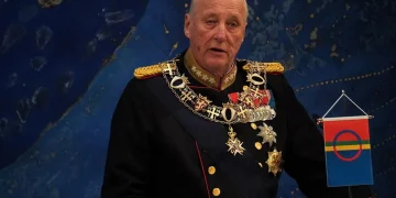 Oslo in lutto per re Harald V: la Norvegia attende i funerali, tra fiori e bandiere a mezz'asta