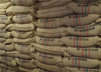 sacchi di caffè pronti per l’esportazione dalla Colombia