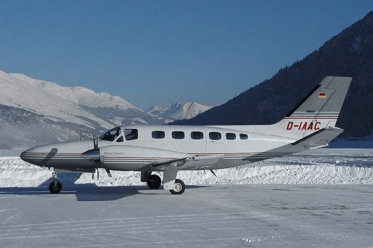 Un velivolo charter è caduto vicino a un sito radar remoto nell'Alaska occidentale
