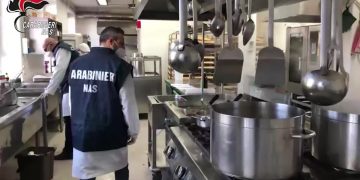 Escrementi e blatte nelle mense degli ospedali, Nas chiudono 7 cucine