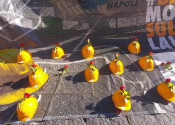 Morti sul lavoro, a Napoli presidio di Cgil e Uil in piazza Plebiscito