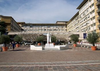 1280px-2013-06-18_Roma_Policlinico_Gemelli