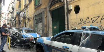 Clan Mazzarella, latitante trovato nel doppiofondo di un armadio: arrestato Giuseppe Del Prete