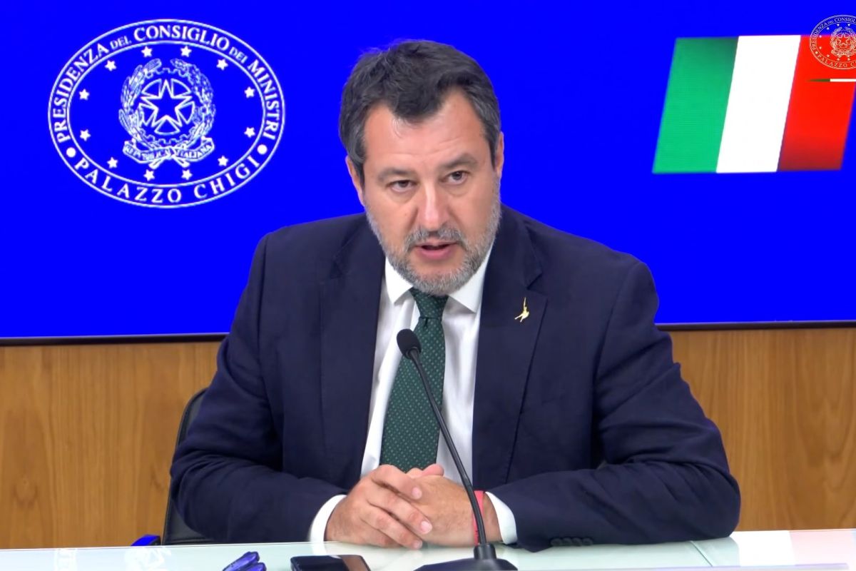 Salvini: “Bollo abolito senza limiti di Isee. Si interviene in tutte le famiglie”