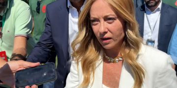 Meloni invita a non ingigantire il caso delle gonne dopo le parole di Tajani e Vannacci