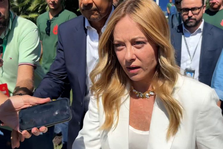 Meloni invita a non ingigantire il caso delle gonne dopo le parole di Tajani e Vannacci