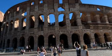 Ristorante Nannarella chiuso a Roma: blatte in cucina e 90mila euro di multa