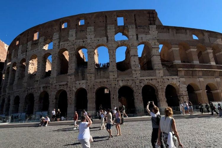Ristorante Nannarella chiuso a Roma: blatte in cucina e 90mila euro di multa