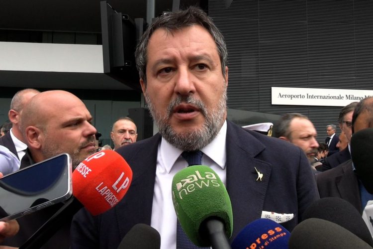 Salvini: "Stop a bonus e contributi per i genitori dei teppisti"