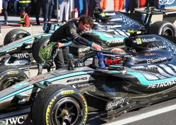 Andrea Kimi Antonelli celebra la vittoria a Monza