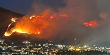 Colombia, dichiarato lo stato di calamità pubblica per un vasto incendio in zone turistiche