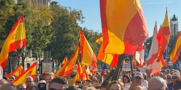Crisi abitativa in Spagna, 150 tende a Madrid in solidarietà con lo sfratto di Abascal
