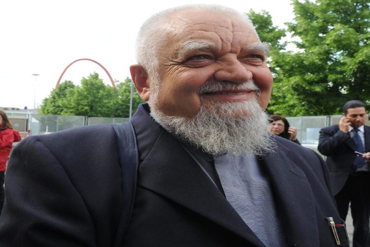 Enzo Bianchi, morto a 83 anni il fondatore della Comunità di Bose