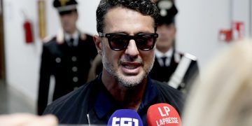 Corona lancia il partito "antisistema": non può candidarsi, ma punta ai sondaggi