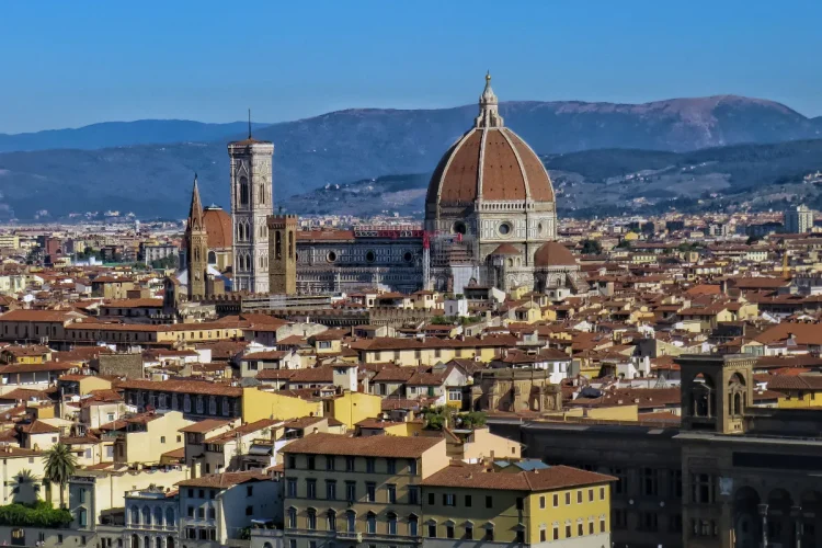 Femminicidio Lorena Isceri: Firenze si prepara alla protesta dopo la convocazione della sindaca