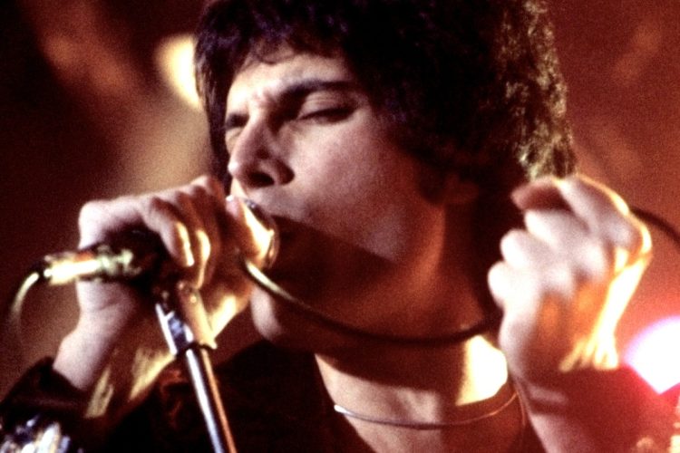 Freddie Mercury, 80 anni senza il genio che ha ridefinito il palco