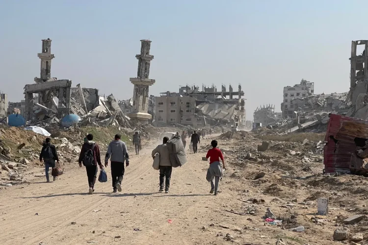 Gaza, raid Israele sfiora bus MSF: un operatore ferito. Vetri in frantumi, odore di polvere