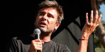 Alessandro Di Battista è ricoverato a Cuba in condizioni gravi
