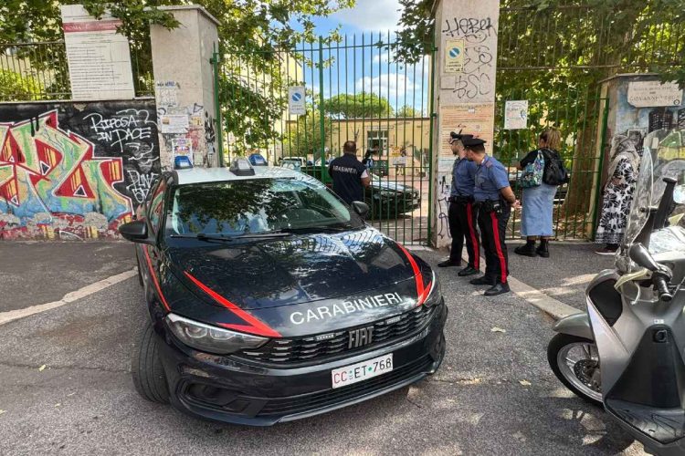 Insegnante accoltellata a Roma