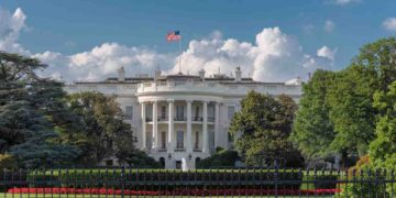 Un giudice ordina il ripristino degli accessi stampa revocati da Trump alla Casa Bianca