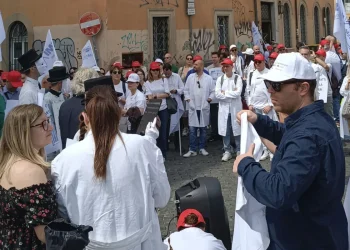 Medici di base in sciopero, oggi presidio al Pirellone: le ragioni della protesta