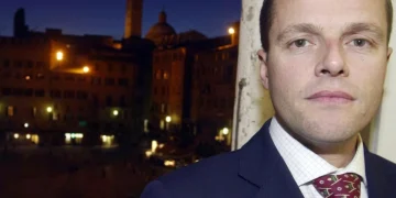 David Rossi, la perizia sulla morte: “Aggredito da più persone, tentava di difendersi”
