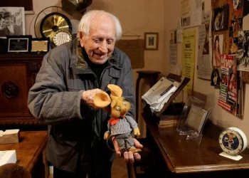 Muore Peppino Mazzullo topo gigio 30 settembre 2026.jpg