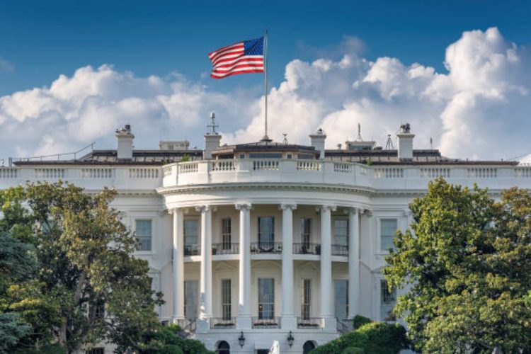 USA blocca latticini e alcolici canadesi: dazi al 50% su decine di prodotti