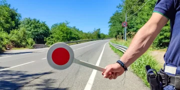 Multe Codice della Strada: Rc auto a 1.000 euro, ma il totale cala del 7%